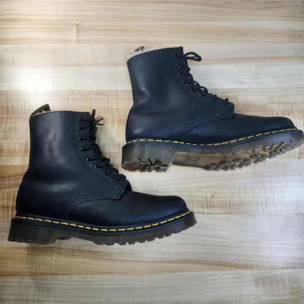 Dr. Martens Serena Womens 8 US UK6 EU39 Black Leather Faux Fur Lined Boots